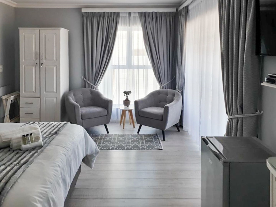 6 Bedroom Property for Sale in Country Club Western Cape